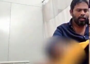 डॉक्टर की गंदी हरकत, स्कैन के दौरान महिला के  साथ की छेड़छाड़…वीडियो हो गया वायरल,