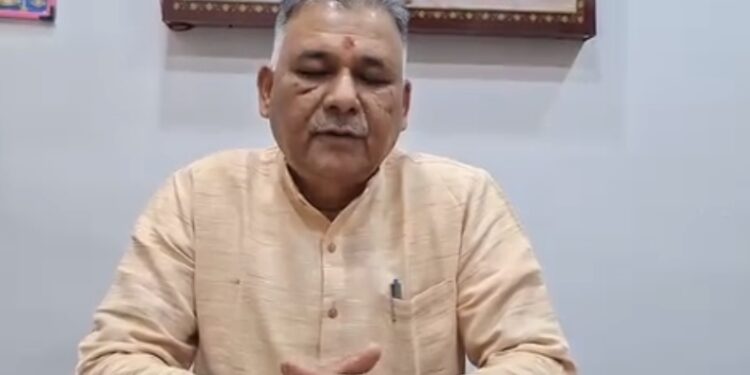 मध्य प्रदेश के उच्च शिक्षा मंत्री इन्दर सिंह परमार ने अपने गलत बयान पर माफी मांगी..वीडियो किया जारी..।