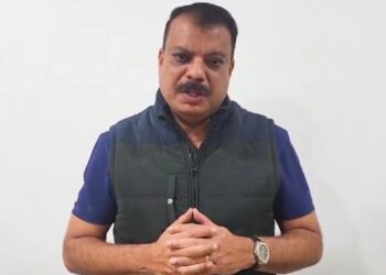 SIR प्रक्रिया में आदिवासियों के नाम काटे जाने पर उमंग सिंघार ने जताई चिंता  प्रदेश से बाहर रह रहे आदिवासियों के नाम हटाने पर नेता प्रतिपक्ष का सवाल  SIR प्रक्रिया पर उमंग सिंघार का बड़ा बयान, VIDEO