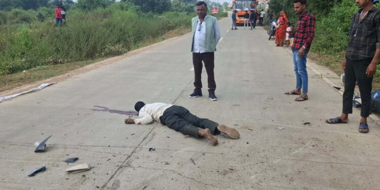 🚨 बड़वारा में दर्दनाक सड़क हादसा: दो बाइकों की जोरदार भिड़ंत, एक की मौके पर मौत, दूसरा गंभीर घायल