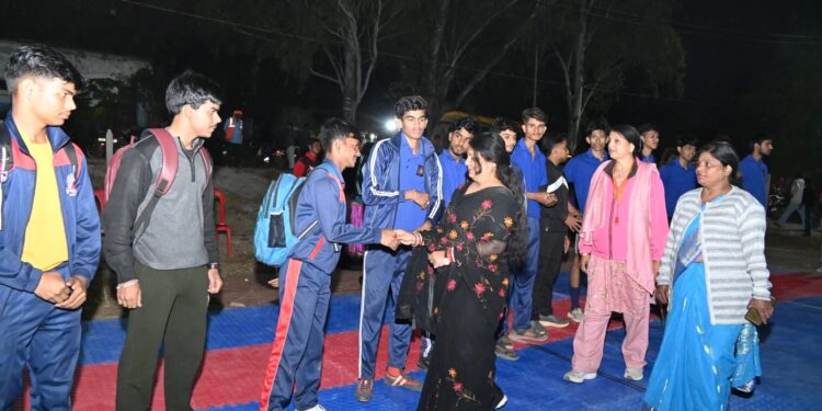 महापौर श्रीमती सूरी ने प्रतिभागियों से संवाद कर बढ़ाया मनोबल