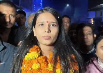 MPPSC 2023 में चमकी बिरसिंहपुर की बेटी: नारियल की दुकान चलाने वाले पिता की प्रिया अग्रवाल बनीं डिप्टी कलेक्टर, प्रदेश में छठवीं और महिलाओं में पहली रैंक