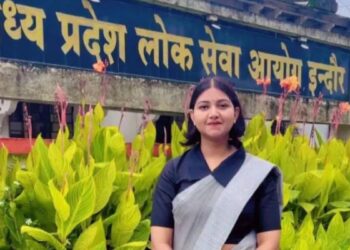 पहले ही प्रयास में धमाका — सरपंच की बेटी मोनिका धाकड़ बनीं डीएसपी