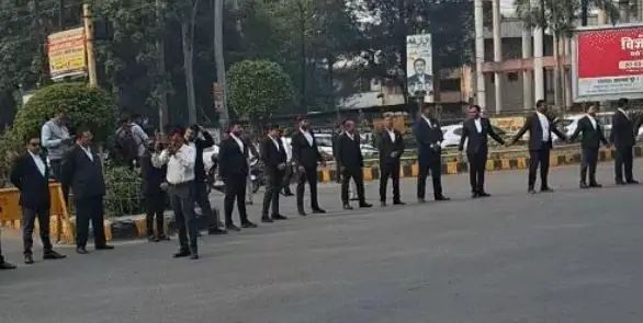 जबलपुर में वकीलों का बड़ा प्रदर्शन, अधिवक्ता सुरक्षा कानून की मांग तेज — सरकार को अल्टीमेटम