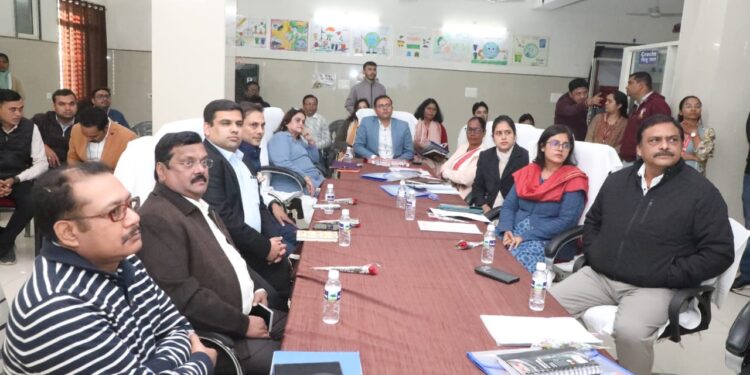 कलेक्टर श्री तिवारी की अध्यक्षता रोगी कल्याण समिति की बैठक में हुये कई अहम निर्णय