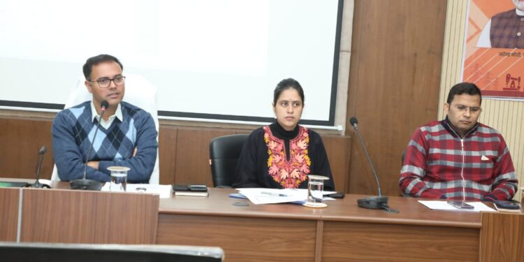 कलेक्‍टर श्री तिवारी  मुख्‍यमंत्री डॉ. यादव के प्रस्‍तावित कटनी आगमन के मद्देनजर जरूरी तैयारियां करने  समय-सीमा बैठक में अधिकारियों को दिये निर्देश