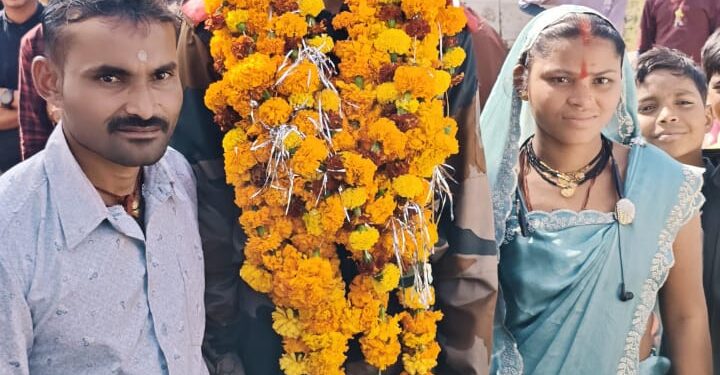 सिलौंडी में सेना में अग्नि वीर में भर्ती होने पर राज चक्रवती का भव्य स्वागत