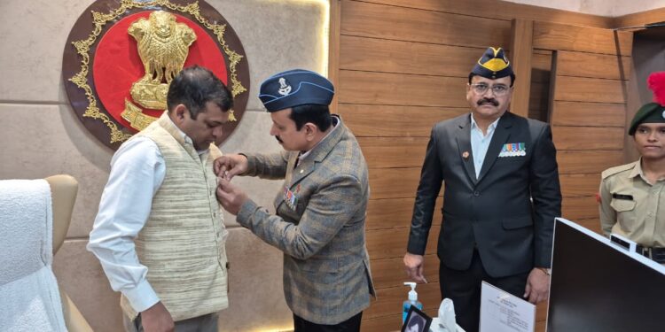 *हर्षोल्लास के साथ मनाया गया सशस्त्र सेना झंडा दिवस*