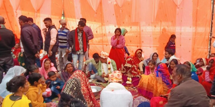 मुख्यमंत्री सामूहिक विवाह योजनार्न्तगत 42जोड़ों का हुआ विवाह चहनिया चंदौली