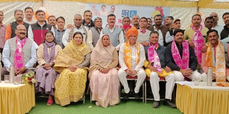 वाश ऑन व्हील अंतर्गत स्वच्छता किट वितरण…!