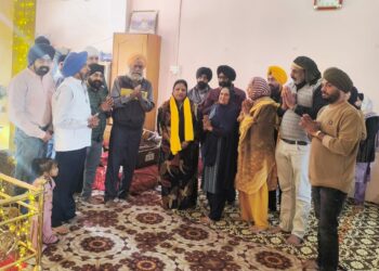 त्रिलोचन कौर गुरुदत्ता बनीं गुरु सिंह सभा गुरुद्वारा की अध्यक्ष ..सामाजिक जनों ने भेंट किया सिरोपा..!
