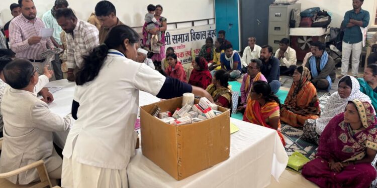 *मानसिक स्वास्थ्य जांच शिविर में 149 मरीजों को मिला उपचार*  *मेडिकल कॉलेज के मनोचिकित्सकों ने दी सेवाएं*