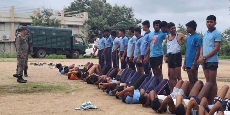 *24 एमपी बटालियन एनसीसी, छिंदवाड़ा का स्वर्णिम अध्याय* *अग्निवीर में 58 से अधिक कैडेट्स चयनित, राष्ट्रसेवा की ओर सशक्त कदम*