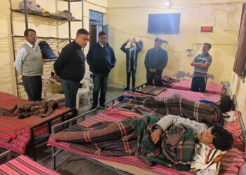 *छिंदवाड़ा बढ़ती ठंड के बीच आयुक्त ने रैन बसेरों का किया निरीक्षण*