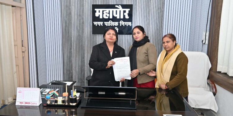 MP NEWS CAST