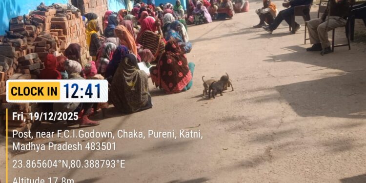 *थाना कुठला क्षेत्र के बांग्ला टोला में जन चौपाल का आयोजन — नशामुक्ति का संदेश, फरार आरोपियों की त्वरित हुई उपस्थिति*