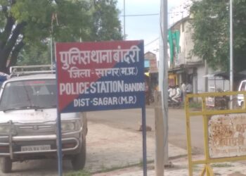 पैदल भ्रमण, अवैध गतिविधियों पर सख्ती एवं यातायात जागरूकता अभियान