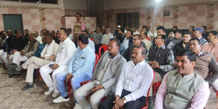 *सूर्यवंशी (कलार) समाज छिंदवाड़ा की गरिमामय बैठक सम्पन्न*  *सामाजिक एकता, सहयोग एवं मंदिर निर्माण के लिए ऐतिहासिक निर्णय*