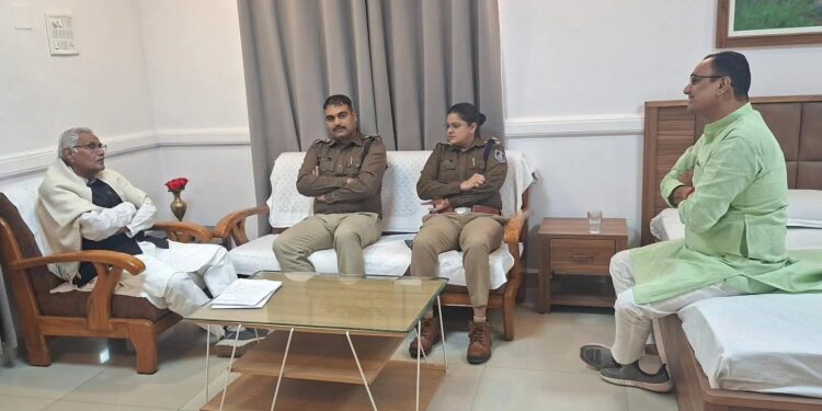 विधायक डॉ. सीतासरन शर्मा ने नर्मदापुरम में चोरी की घटनाओं पर चिंता जाहिर करते हुए थाना प्रभारियों को दिए निर्देश…!