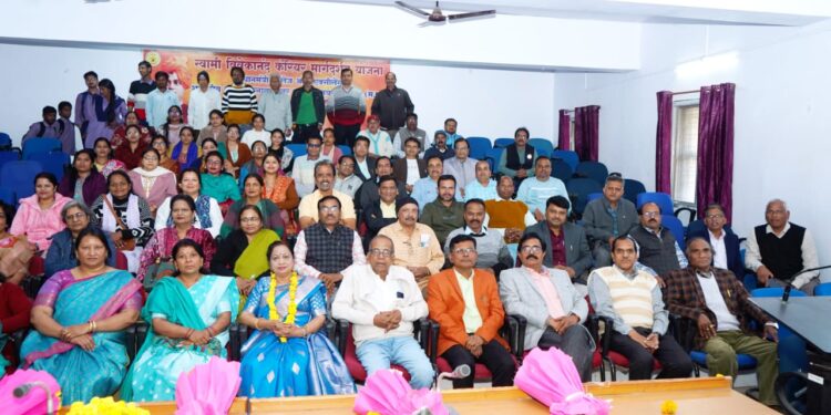 पीजी कॉलेज की डॉ प्रतिभा श्रीवास्तव 42 वर्ष की सेवा के पश्चात् हुई सेवानिवृत ।*