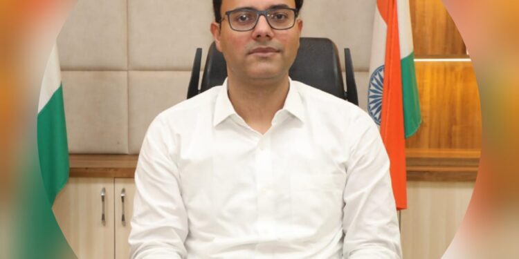 कलेक्टर श्री तिवारी ने आदतन अपराधी को 3 माह तक पुलिस थाना में उपस्थित होने के दिए निर्देश