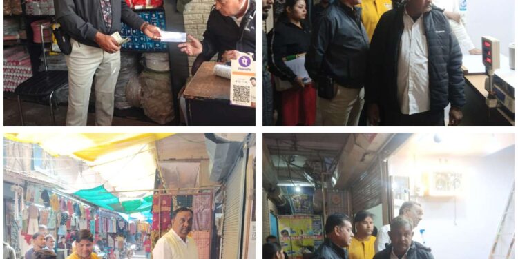 अमानक पाॅलीथिन का संग्रह एवं विक्रय करनें वाले 5 व्यवसाईयों के विरूद्ध बड़ी कार्यवाही* *1.27 क्विंटल प्रतिबंधात्मक पाॅलीथिन एवं अन्य समग्री जब्त* *16 हजार 700 रुपये का लगाया गया जुर्माना* *नगर निगम एवं प्रदूषण नियंत्रण बोर्ड के गठित दल ने की कार्यवाही*