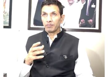 किसानों को लागत नहीं मिल रही, लेकिन मुख्यमंत्री ने तीन विदेश यात्राओं पर 34 करोड़ रुपये खर्च कर दिए सुनिऐ