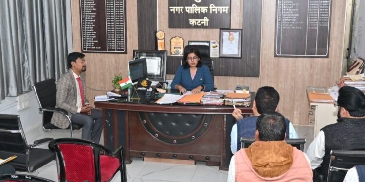 समय-सीमा की बैठक में निगमायुक्त  तपस्या परिहार ने की विभागीय गतिविधियों व कार्यों की समीक्षा   