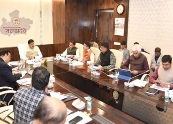 मुख्यमंत्री द्वारा महिला बाल विकास विभाग की समीक्षा प्रारंभ आंगनवाड़ी भर्ती के लिए देश का पहला ऑनलाइन पोर्टल, 9,948 को नियुक्ति आदेश