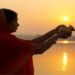 🌞 एक लोटा जल… और किस्मत में ज़बरदस्त बदलाव! 🌞