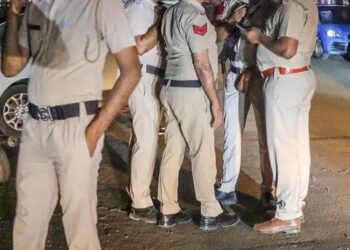 🔥 mp थाने में आधी रात हाई-वोल्टेज ड्रामा! वकीलों का घेराव, SSP ने 5 पुलिसकर्मी किए Line Attach 🔥