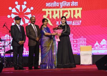 भोपाल में IPS मीट के दौरान प्रसिद्ध गायिका प्रतिभा सिंह बघेल की शानदार प्रस्तुति
