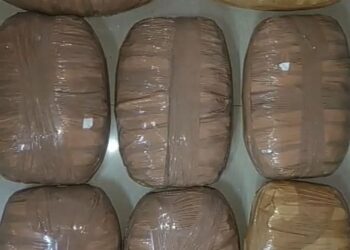 *मादक पदार्थ गांजा के कारोबार में लिप्त 2 आरोपी पुलिस गिरफ्त में,* *8 किलो 43 ग्राम गांजा कीमती लगभग 4 लाख रूपये का तथा 2 मोबाईल जप्त*