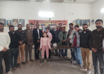 कांग्रेसियों ने केक काटकर मनाया प्रियंका गांधी का जन्मदिन