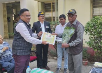 *वेटरन्स दिवस के अवसर पर युद्ध में सर्वोच्च बलिदान देने वाले सैनिकों और उनके परिवारजनों को किया गया सम्मानित*