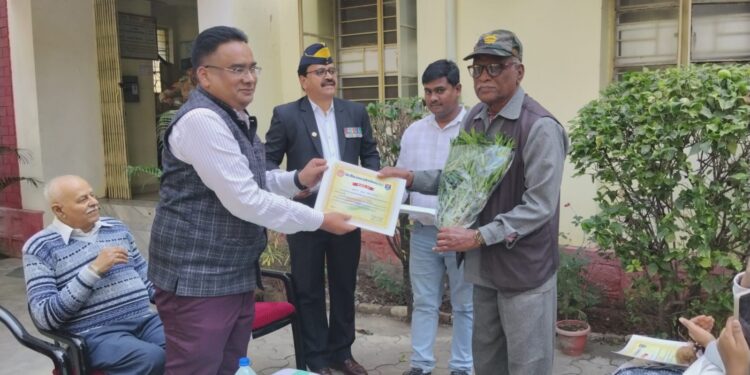 *वेटरन्स दिवस के अवसर पर युद्ध में सर्वोच्च बलिदान देने वाले सैनिकों और उनके परिवारजनों को किया गया सम्मानित*