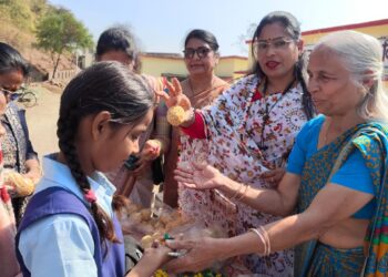 *समाजसेवी संस्था मुस्कान फाऊंडेशन छिंदवाड़ा ने शासकीय प्राइमरी शाला कुकड़ा जगत स्कूल में किया सेवा भाव* *से प्रेरित कार्यक्रम*
