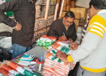 *आयुक्त के आदेश पर अमानक पॉलीथिन व डिस्पोजेबल सामग्री के विरुद्ध कार्रवाई*