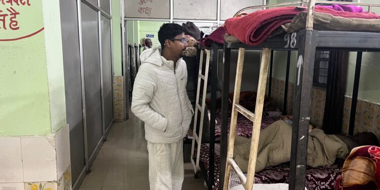 *निगम उपायुक्त श्री गुप्ता ने रैन बसेरा एवं फायर ऑफिस की व्यवस्थाओं का किया औचक निरीक्षण* *नागरिकों को मुस्तैदी से सेवाएं उपलब्ध कराने दिए निर्देश*