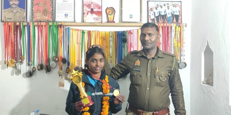 धावक सुष्मिता के किया सम्मानित