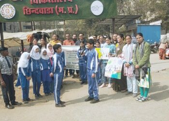 *ग्रामोदय से अभ्युदय मध्यप्रदेश अभियान के अंतर्गत जिला अस्पताल में टी वर्ल्ड स्कूल के बच्चों ने नुक्कड़ नाटक के माध्यम से दिया नशा मुक्ति का संदेश*