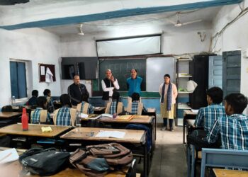 *डीईओ  बघेल ने ली विकासखंड शिक्षा अधिकारी, बीआरसी एवं जनशिक्षकों की बैठक*  *विकासखंड मोहखेड़ के विभिन्न विद्यालयों का भी किया आकस्मिक निरीक्षण*