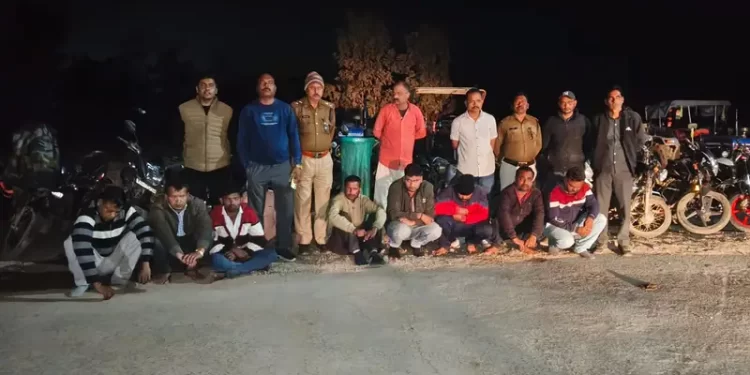 कटनी में जुए के खिलाफ बड़ी कार्रवाई, जंगल में चल रहे जुआ फड़ पर पुलिस का धावा