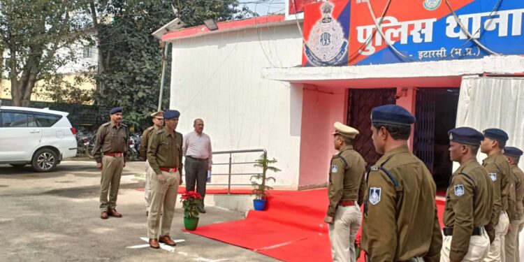 पुलिस अधीक्षक साई कृष्णा थोटा ने किया गया इटारसी थाने का औचक निरीक्षण