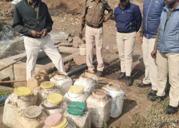 *छिंदवाड़ा आबकारी दल की अवैध शराब के अड्डों पर कार्यवाही*
