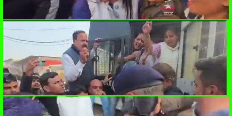 कैलाश विजयवर्गीय के खिलाफ प्रदर्शन, महिला कांग्रेस प्रदेश अध्यक्ष रीना बोरासी गिरफ्तार देखे VIDEO