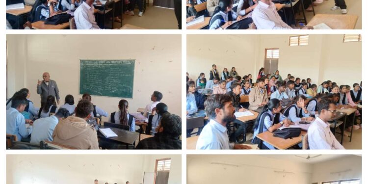जैविक खाद एवं कीटनाशकों का तकनीकी प्रशिक्षण दिया गया।