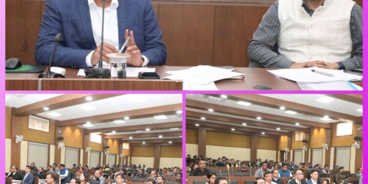 पानी की टंकियों और पेयजल स्‍त्रोतों की साफ-सफाई करायें- कलेक्‍टर श्री तिवारी  पीएम स्‍वनिधि योजना के अंतर्गत लंबित प्रकरणों में करें ऋण वितरित  ईएचआरएमएस पोर्टल पर पटवारियों को ऑनबोर्ड कराने समय-सीमा बैठक में कलेक्‍टर ने दिये निर्देश