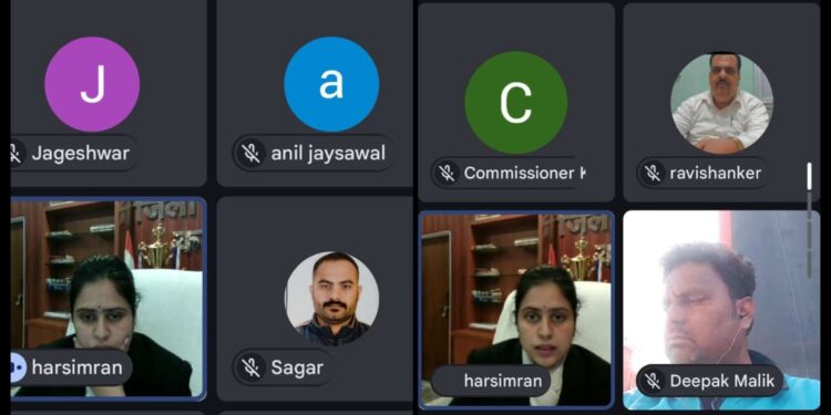 प्रभारी निगमायुक्त हरसिमरनप्रीत कौर ने सीएम हेल्पलाइन के लंबित प्रकरणों की समीक्षा कर निराकरण की अद्यतन स्थिति का लिया जायजा