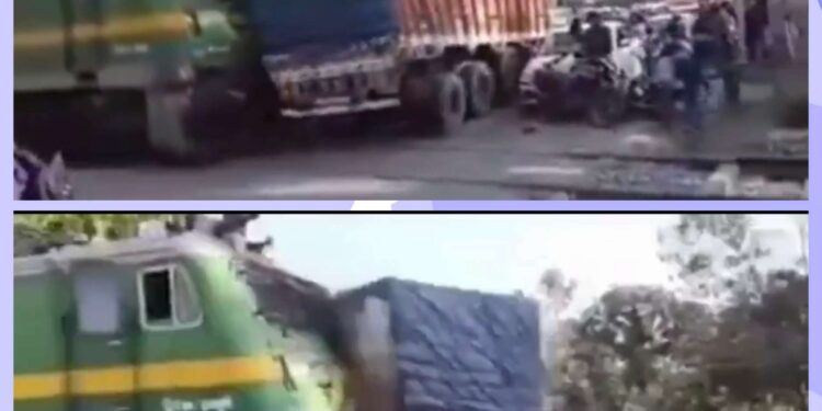 🚨 बड़ा हादसा टला! पैसेंजर ट्रेन ने धान से भरे ट्रक को मारी टक्कर, VIDEO आया सामने